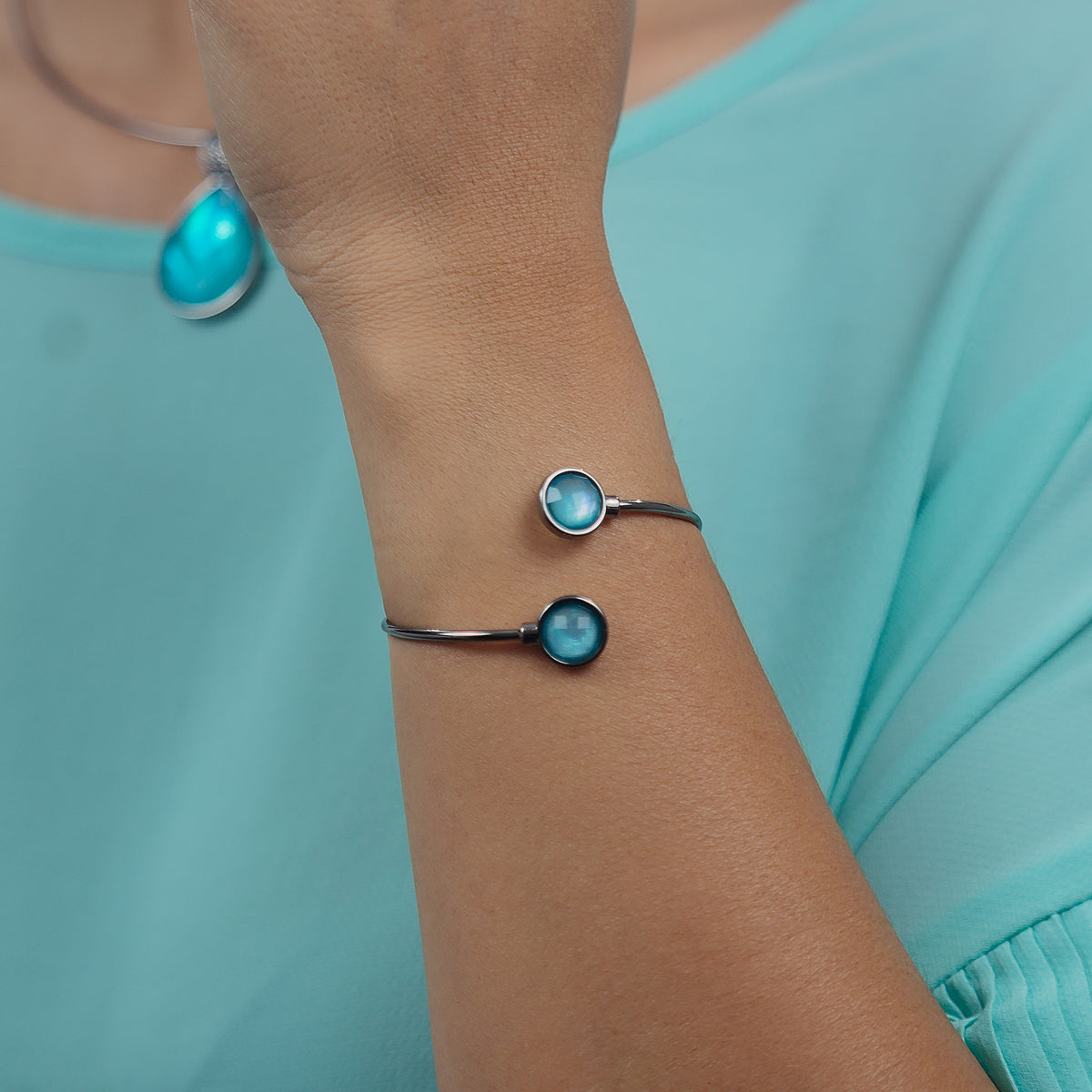 Cuff Bracelet in Blue Mother-of-Pearl | Black Rhodium Plated